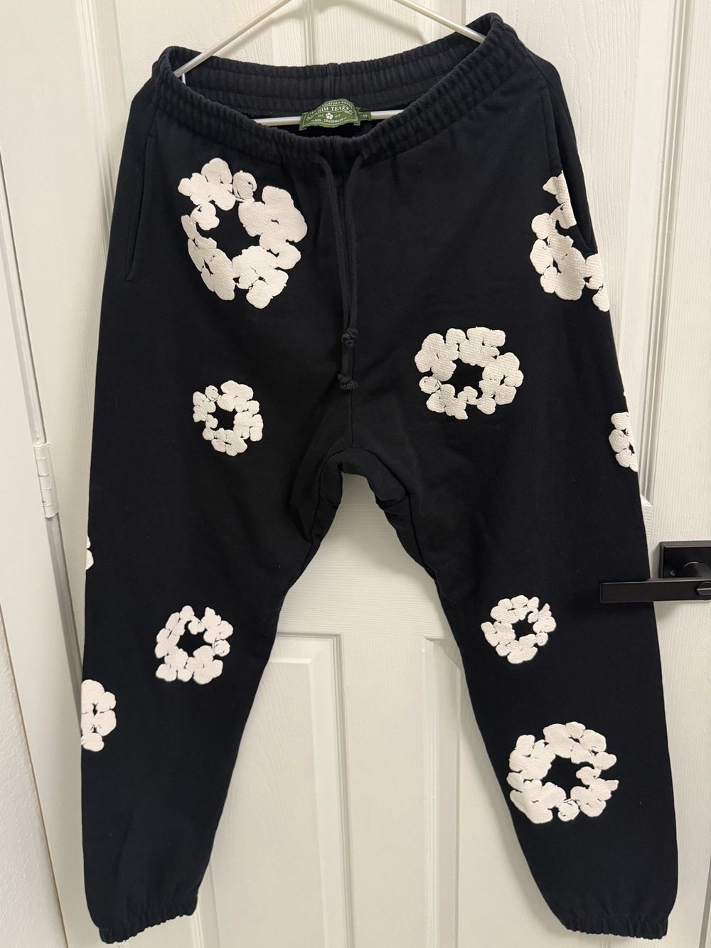 Denim tears COTTON WREATH sweatpants black